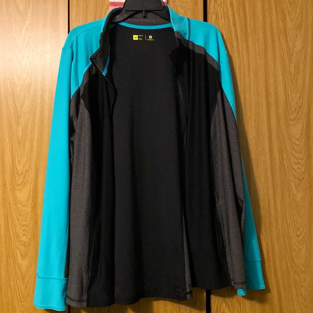 Xersion zip up fleece 3x black gray and teal colored. Like new.